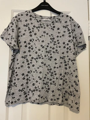 $15 • Buy Pull And Bear Grey Tshirt Size S