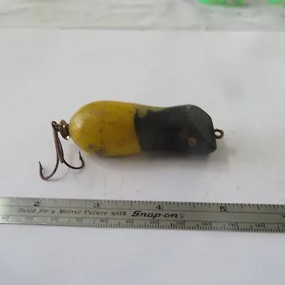 Fishing Lure Unknown 2½  Vintage Wood  Mouse   Black Head & Yellow • $5.99