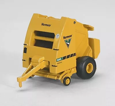 2019 SpecCast 1:64 VERMEER Model 604R Round Hay Baler With Hay Bale NIB! • $29.99