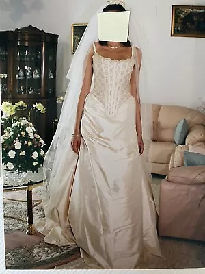 £450 • Buy Designer Vintage Wedding Dress Size 12 In Ivory. 100% Pure Silk. Harrods. +veil