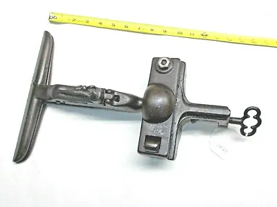 Saw Vise Vintage Cast Iron Swiveling Hand Saw Sharpening Vise 9-1/4  Wide Jaws • $98.40