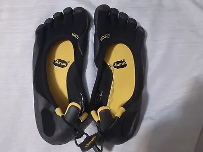 Vibram Five Fingers Shoe EU 41 WOMEN’s US 9.5 Black Drawstring Back W108 Running • $39.99