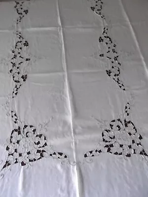 Vtg Linen Tablecloth 66x104 Oblong Madeira Cutwork Embroid Scallop Ecru MINT • $69.98