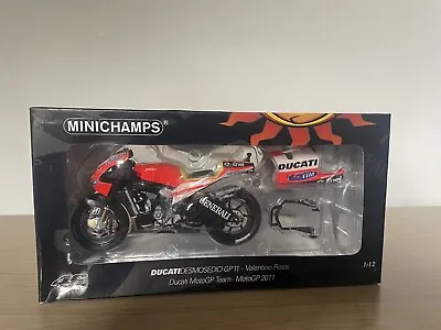 Minichamps 122110846 Ducati Desmosedici GP11 Unveiling Valentino Rossi 2011 1/12 • £65