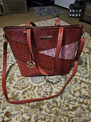 Michael Kors Purse And Wallet • $29