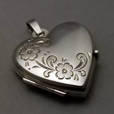 Solid Sterling Silver Heart Shaped Picture Photo Locket Pendant 925 - 2.4g • $24.87