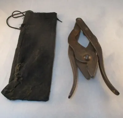 Vintage War Issue WW2 Military Folding Barbed Wire Cutters & Pouch Dated 1940 • $45.38