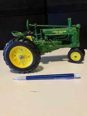 Tractor Model G John Deere 1/64 • $19.99