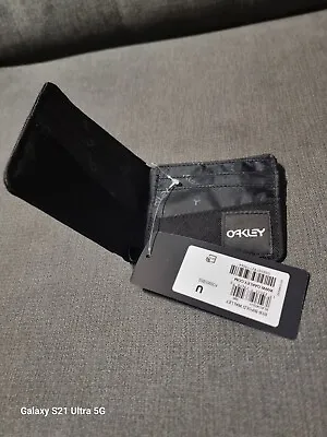 Oakley Bifold Fabric Wallet Mens Colour Black  • £29