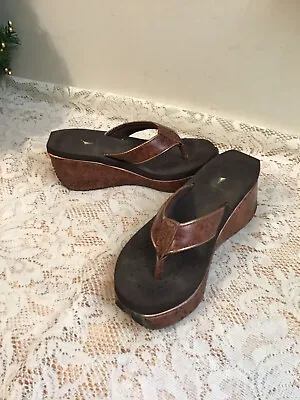 Volatile Island Wedge Brown Sandals Womens 6 Platform Chunky Flip Flop Thong • $24