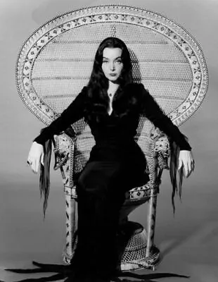 380592 Addams Family Carolyn Jones Morticia Wicker Chair WALL PRINT POSTER US • $13.95