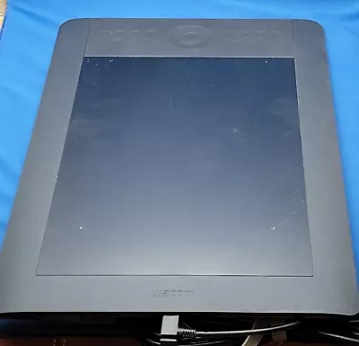 Wacom Intuos Pro Medium Drawing Tablet PTH-650 • $50