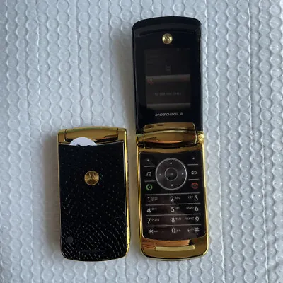 Motorola RAZR2 V8 2GB Unlocked GSM 2MP Flip Bluetooth MP3 2.2  Gold Mobile Phone • $57