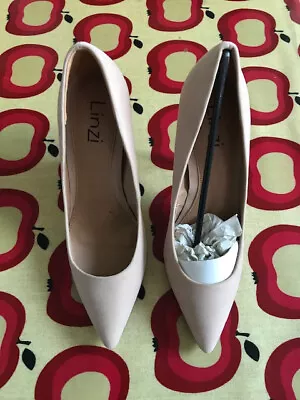 LINZI Light Cream Suede High Heel Pointed Court Shoes UK Size 7 • £6