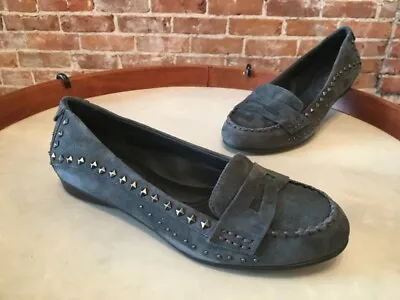 B Makowsky Isolde Blue Suede Studded Loafer 7.5 New • $29.95