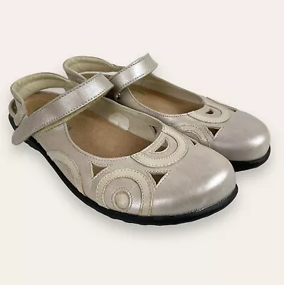 Naot 38 US Size 7.5 Rongo Mary Janes Flats Beige Pearl Shimmer Leather  • $32