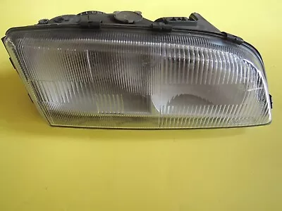 1998-02 VOLVO V70 1998-00 S70 Original HELLA Right HEADLIGHT UNIT • $49.95