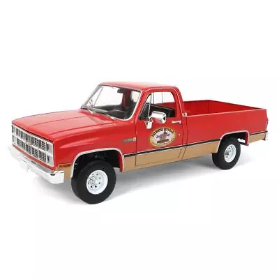 1/18 1982 GMC K-2500 Sierra Grande W Hitch Busted Knuckle Garage Greenlight • $68.99