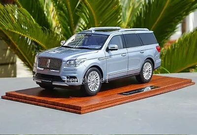 1:18 Scale LINCOLN NAVIGATOR Metal Diecast Model Car Collection And Decoration • $218.31