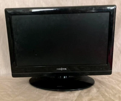 $49.99 • Buy Insignia NS-LDVD19Q-10A HDMI 19  LCD TV With DVD Video Player - Works!