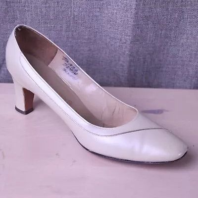 Vintage Andrew Geller Heel Womens 7.5AAA Leather Pump Cream Lt Beige Gold Stripe • $17.81