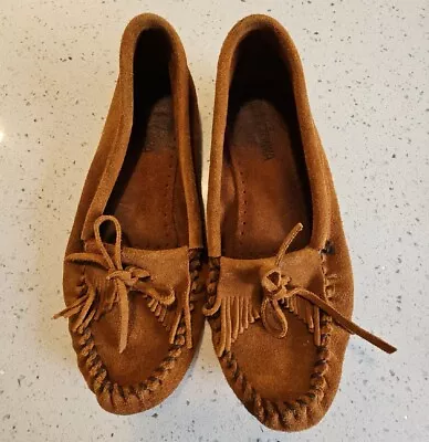 Minnetonka Kilty Moccasin Brown Women's Size 9.5  • $19