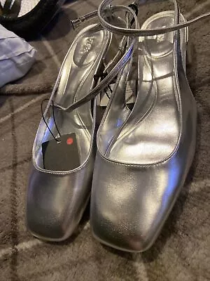 $20 • Buy Zara Woman  Ballet Flats EU 40Shoe