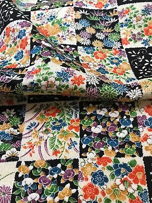 @@ Vintage Japanese Kimono Silk Fabric / Smooth Weave Floral Black White  C59 • $7.20