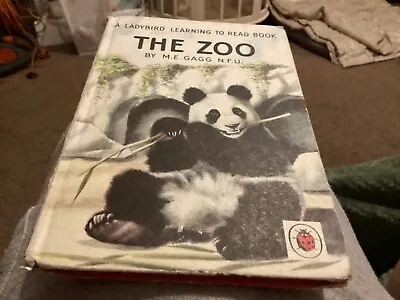 A Ladybird Learning To Read Book: The Zoo - Vintage HB Matte - 60p Net (1982) • £2.99