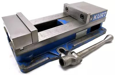 KURT ANGLOCK 6  MILLING MACHINE VISE W/ JAWS & HANDLE - #D688 • $534.99