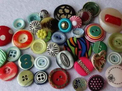 Awesome Lot Multo Colored Fancy Vintage & New Buttons • $8.99