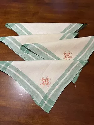 4 Vintage Linen Napkins Green Plaid Peach Embroidered Flower In One Corner. • $8