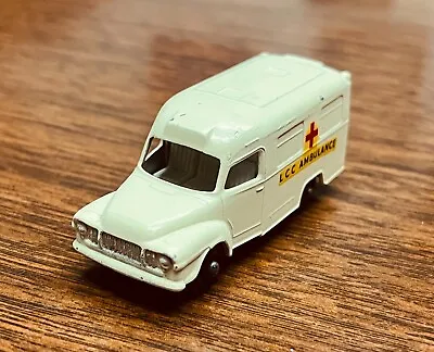 MATCHBOX LESNEY LOMAS AMBULANCE (BEDFORD) 14C  Off White Color ExCeLeNt • $19.99