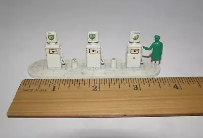 Vintage Lesney Matchbox BP Fuel Gas Station Pumps W/Attendant Made In England • $21.99