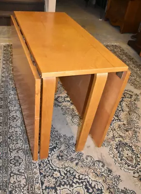 Mid Century Danish Modern Drop Sides Table With Bentwood Legs • $950