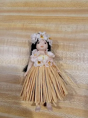 VTG Hula Girl Figurine • $11.99