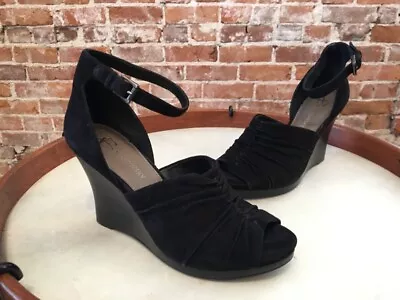 B Makowsky Andrea Ruched Black Suede High Heel Wedge Ankle Strap Sandal New • $29.95