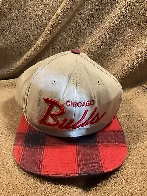 Chicago Bulls Hat Cap Snap Back White Script Mitchell & Ness NBA Basketball Mens • $18.99