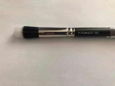 MAC #188s Synthetic Small Duo Fibre Face Brush  BRAND NEW IN SLEEVE • $19.99