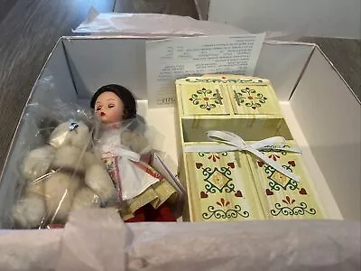 Madame Alexander 8 Inch Doll Old Mother Hubbard W Dog & Cupboard 2000 • $109.99