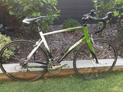 $550 • Buy Giant Defy Used Mens Womens Road Bike With Carbon Fork.