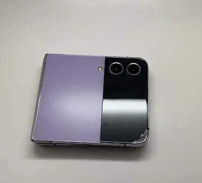 Samsung Galaxy Z Flip 4 128GB SM-F721U AT&T Unlocked Purple ⚠️Bad LCD⚠️ (7146) • $78.99