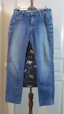 Women S  Wrangler Denim Twiggy  Jeans Size 9 Preloved • $10