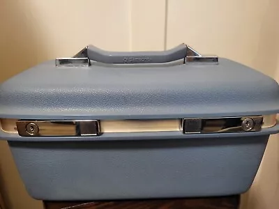 Vintage Royal Traveler Montbello II  Overnight Train Make-Up Case Samsonite  • $31.50