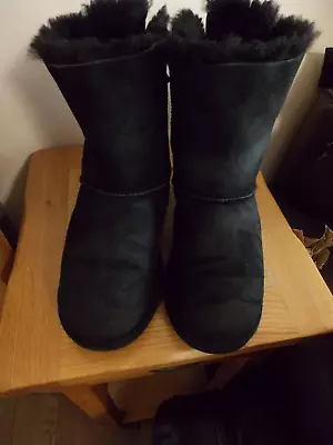 Girls Or Women's Black UGG Bow Boots Size 5 • £16.77