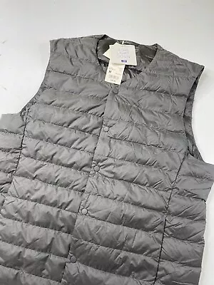 NWT Uniqlo Ultra Light Down Filled Quilted Vest Puffer Collarless Gray Medium • $50.57