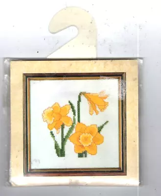 Daffodils Elizabeth Stuart Counted Cross Stitch Kit 17cm Square (6.8 ) • £8