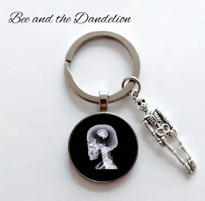 £4.89 • Buy Skull With Small Brain Glass Keyring With Skeleton Charm