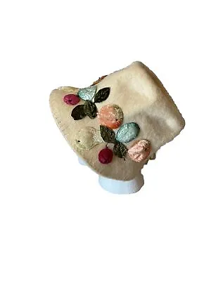 Vintage Wool Women's Cloche Embellished Hat Velvet Fruit Appliques Ferncfoft • $40.50