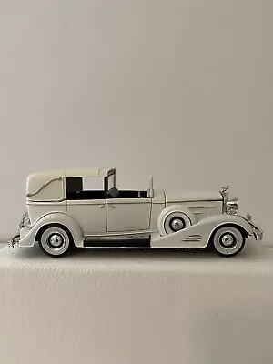 National Motor Museum Mint 1933 CADILLAC TOWNCAR 1:32 Scale • $12